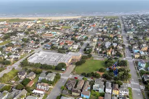 614 11th St, Galveston, TX 77550 - Photo 32