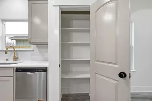 205 Lock Ln, Bryan, TX 77803 - Photo 10