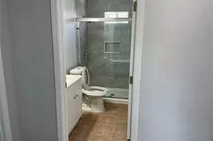 909 University Blvd, Galveston, TX 77550 - Photo 12