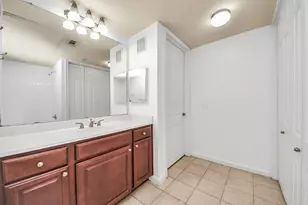 7575 Kirby Dr, Houston, TX 77030 - Photo 24