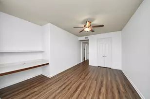 7575 Kirby Dr, Houston, TX 77030 - Photo 20