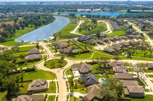 103 Lake Woodshore Ct, Clute, TX 77531 - Photo 30