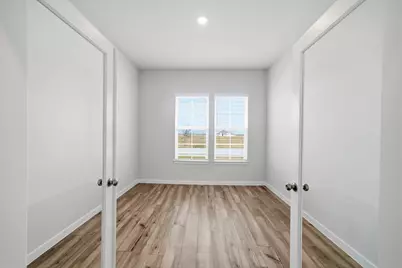 103 Lake Woodshore Court, Clute, TX 77531 - Photo 6