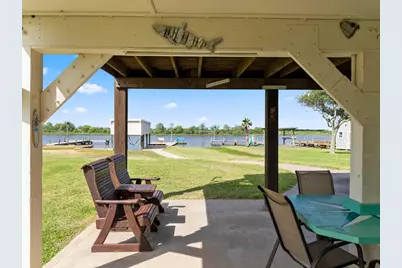 124 Seagull, Sargent, TX 77414 - Photo 16