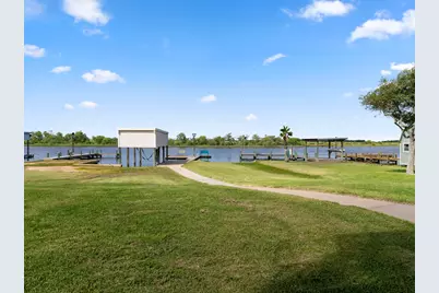 124 Seagull, Sargent, TX 77414 - Photo 14