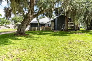 14 Seminole Ln, West Columbia, TX 77486 - Photo 1