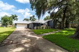 14 Seminole Ln, West Columbia, TX 77486 - Photo 2