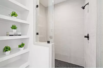 5216 Green Pine Tree Drive, Houston, TX 77018 - Photo 22