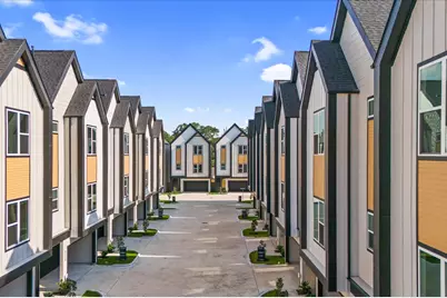 5216 Green Pine Tree Drive, Houston, TX 77018 - Photo 2