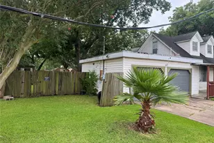 228 E 3rd St, Deer Park, TX 77536 - Photo 4