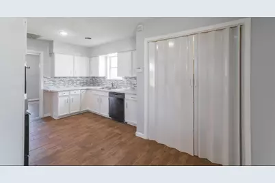 8503 Braes River Drive, Houston, TX 77074 - Photo 8