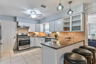 126 Tuna Street, Galveston, TX 77550 - Photo 10