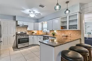 126 Tuna St, Galveston, TX 77550 - Photo 10