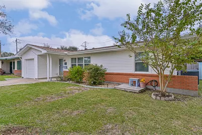 126 Tuna Street, Galveston, TX 77550 - Photo 2