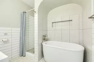 405 E Mulberry St, Angleton, TX 77515 - Photo 26