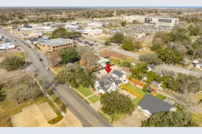 405 E Mulberry Street, Angleton, TX 77515 - Photo 6