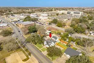 405 E Mulberry St, Angleton, TX 77515 - Photo 6