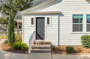 405 E Mulberry St, Angleton, TX 77515 - Photo 12