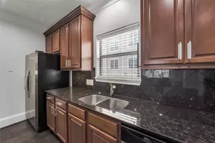 1335 Studer St, Houston, TX 77007 - Photo 12