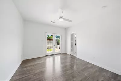 11110 Sherwood Forest Glen Drive, Houston, TX 77043 - Photo 14