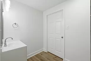 915 W Lewis St, Conroe, TX 77301 - Photo 12