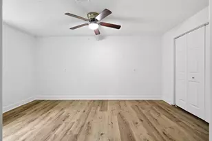 915 W Lewis St, Conroe, TX 77301 - Photo 24