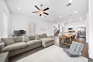 11008 Mikula Dr, Houston, TX 77043 - Photo 8