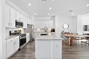 11008 Mikula Dr, Houston, TX 77043 - Photo 12