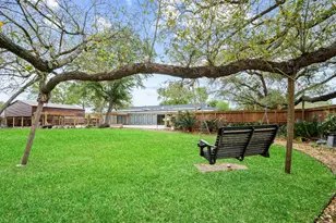 2111 N Galveston Ave, Pearland, TX 77581 - Photo 46