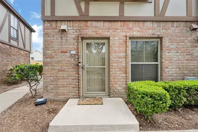 14703 Barryknoll Lane #23, Houston, TX 77079 - Photo 4