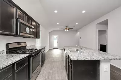 9847 Laurel Lake Lane, Conroe, TX 77384 - Photo 6