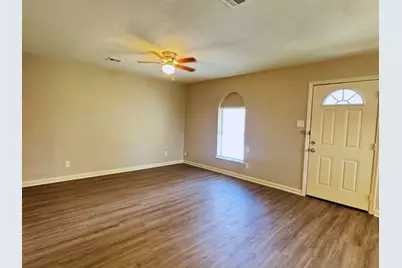 9325 Kentshire Dr, Houston, TX 77078 - Photo 8