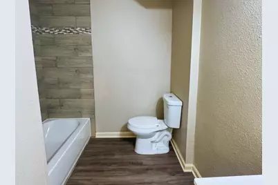 9325 Kentshire Dr, Houston, TX 77078 - Photo 14