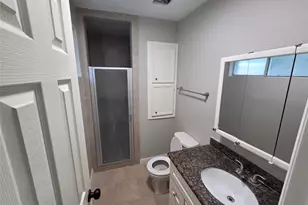 10911 Sagecrest Ln, Houston, TX 77089 - Photo 8