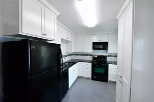 1011 E 6th 1/2 St, Houston, TX 77009 - Photo 8