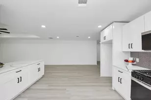 3853 Wentworth St, Houston, TX 77004 - Photo 14