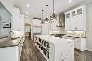 9622 Cedarhurst Dr, Houston, TX 77096 - Photo 4