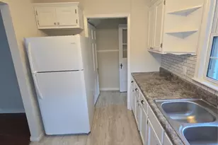301 Harold St, Crockett, TX 75835 - Photo 8