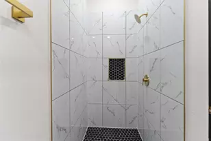 8008 Birmingham St, Houston, TX 77028 - Photo 22