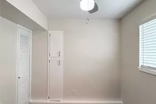 1141 N Durham Dr, Houston, TX 77008 - Photo 6