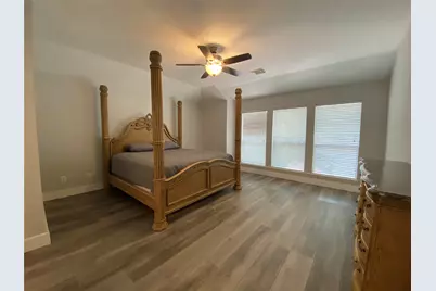 7 W Cottage Green Street, The Woodlands, TX 77382 - Photo 4