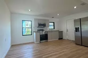 1028 Sealy St, Galveston, TX 77550 - Photo 4