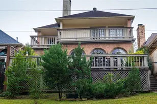 9590 Longmont Dr, Houston, TX 77063 - Photo 36