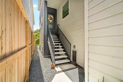 1531 Beall Street #A, Houston, TX 77008 - Photo 4