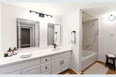 3015 Walnut Bend Lane #31, Houston, TX 77042 - Photo 10