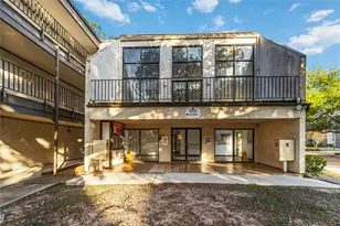3015 Walnut Bend Ln, Houston, TX 77042 - Photo 16