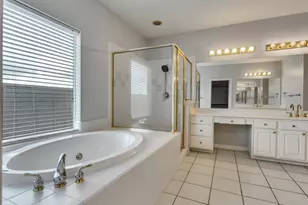 7147 Windwater Pkwy S, Houston, TX 77036 - Photo 38