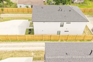 5204 Gold St, Houston, TX 77026 - Photo 22