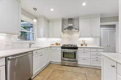 826 T C Jester Boulevard, Houston, TX 77008 - Photo 14
