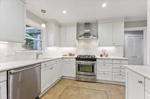 826 T C Jester Blvd, Houston, TX 77008 - Photo 14